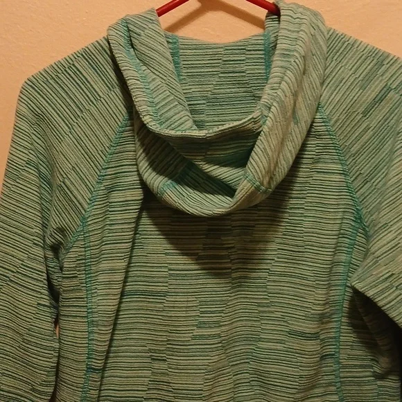 Women's North Face green striped jacket - Picture 4 of 4